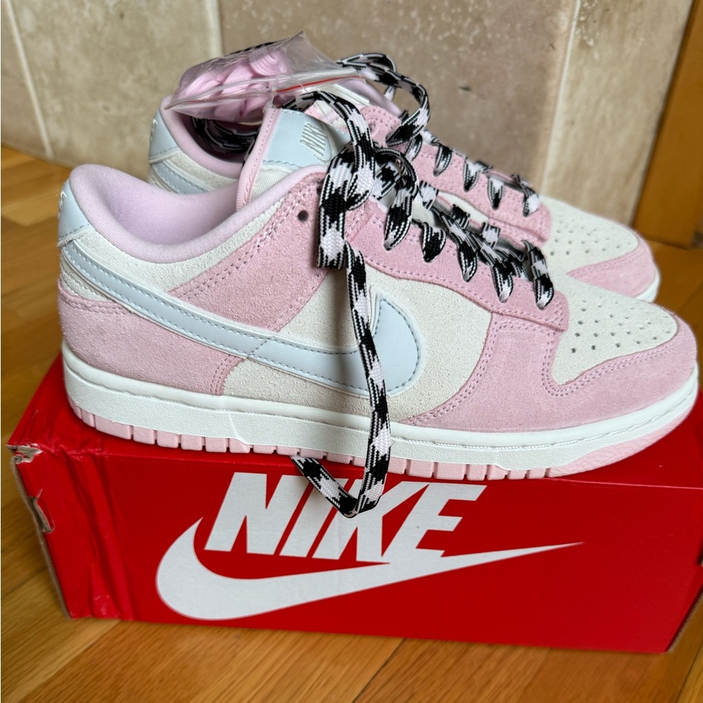 Pink size 7 sneakers